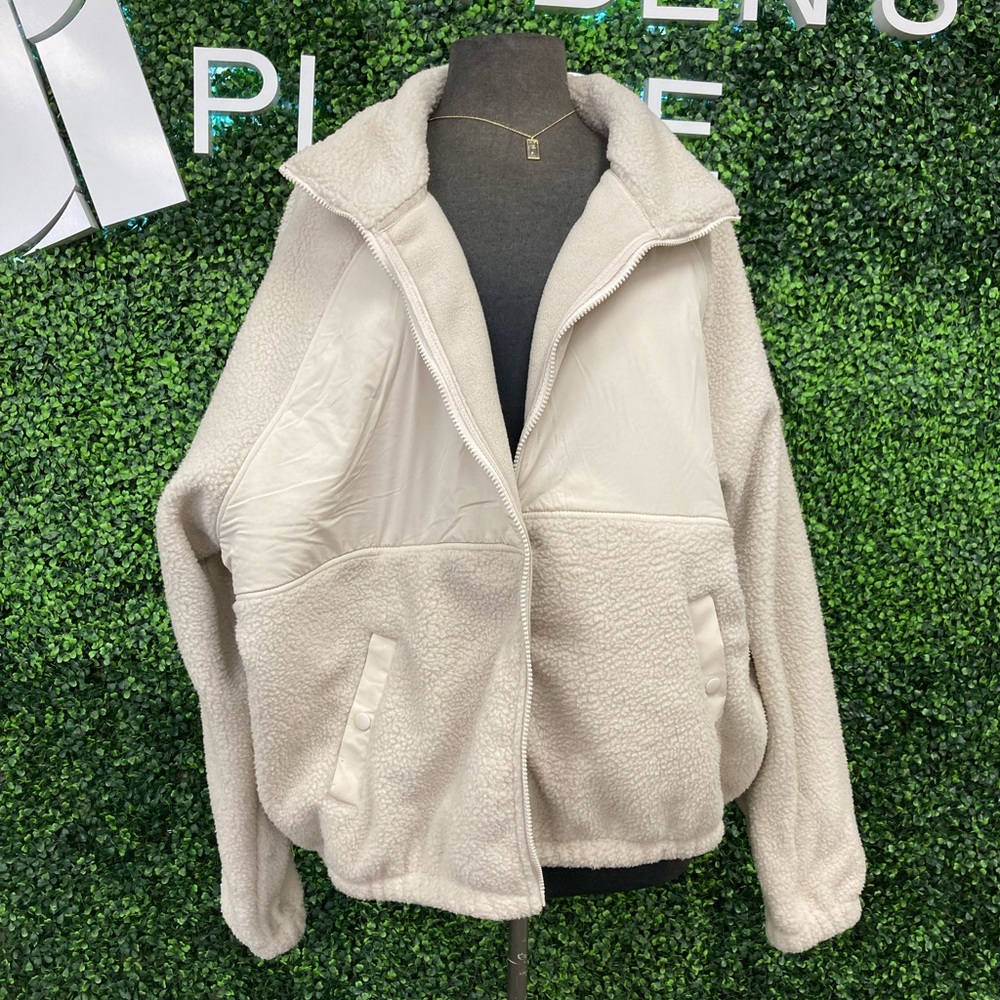 Blogilates Women's Cream Jacket - see description - minor scuff on right sleeve